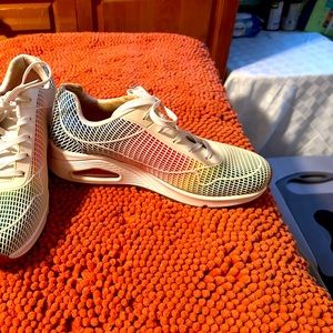 Skechers sneakers size 8.5